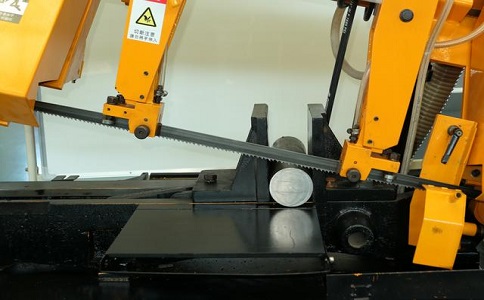 湘乡数控带锯床自动送料精度会出现偏差吗？